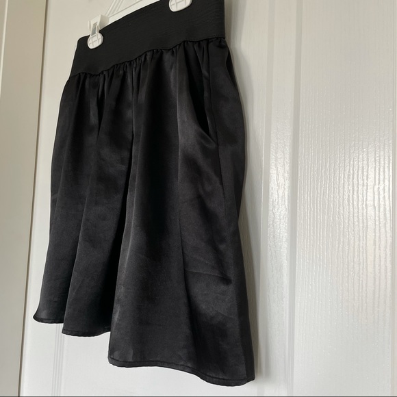 ⚡️ Black Satin Skirt - Picture 3 of 6